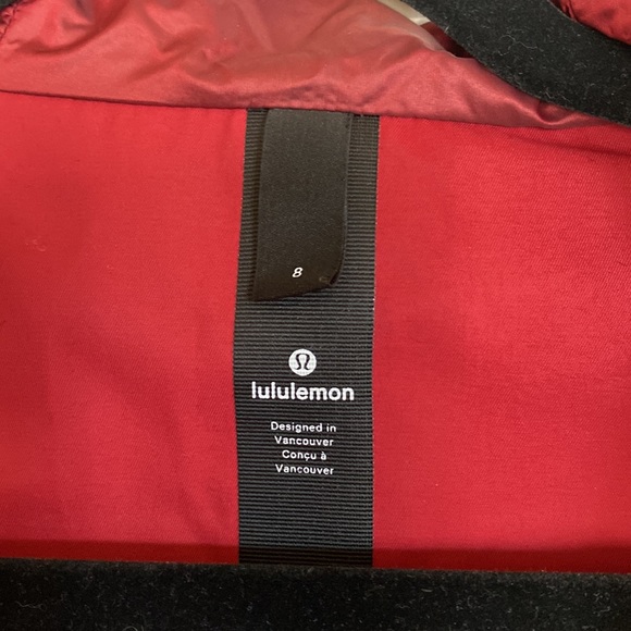 lululemon rain jacket - RED - Picture 3 of 4